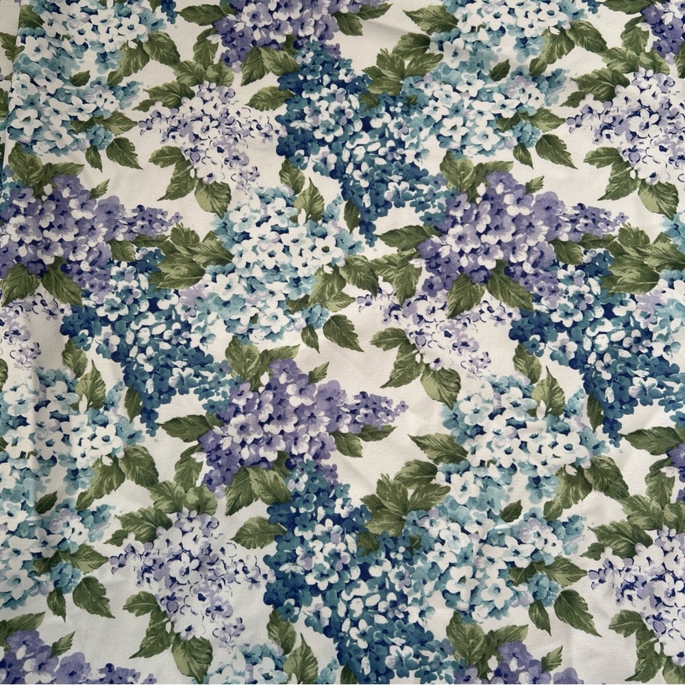 House and Garden Floral Dining Tablecloth - Blue and Green. 60" x 102" oblong